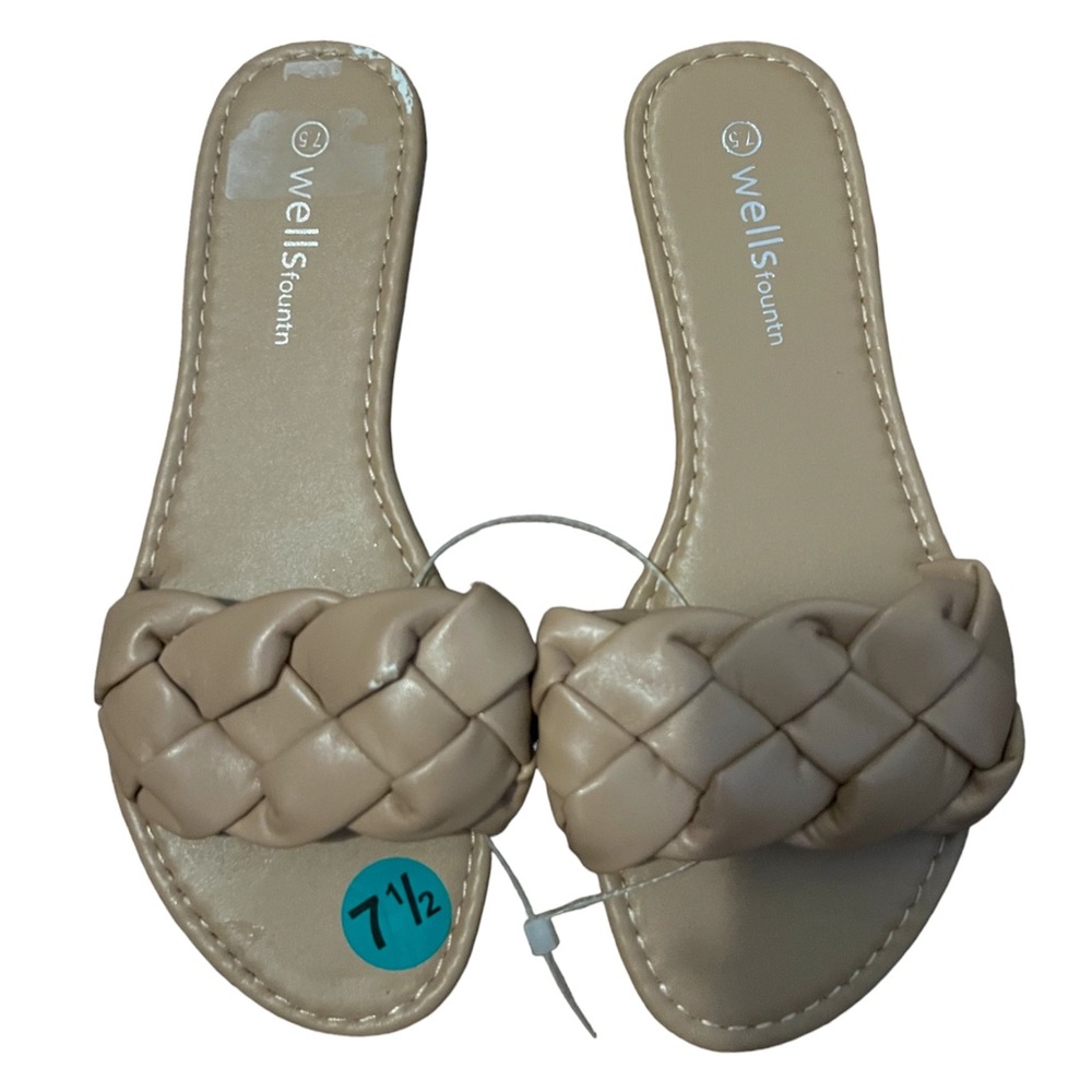 Nude fashion sandals